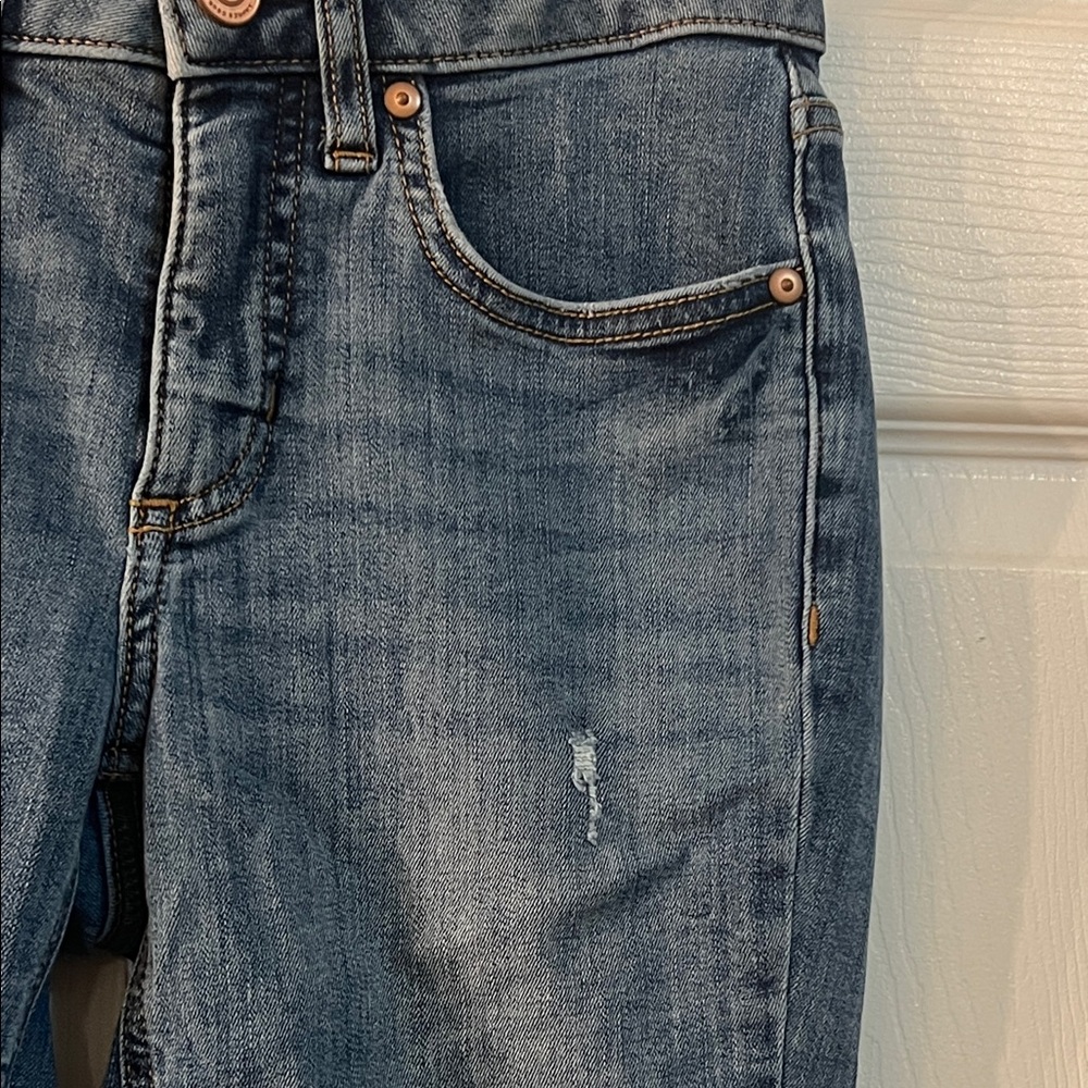 LC Lauren Conrad Indigo Cropped Straight Leg Jeans NWOT